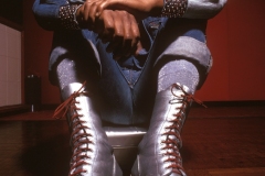 Marvin-Boots-Sit-prnt